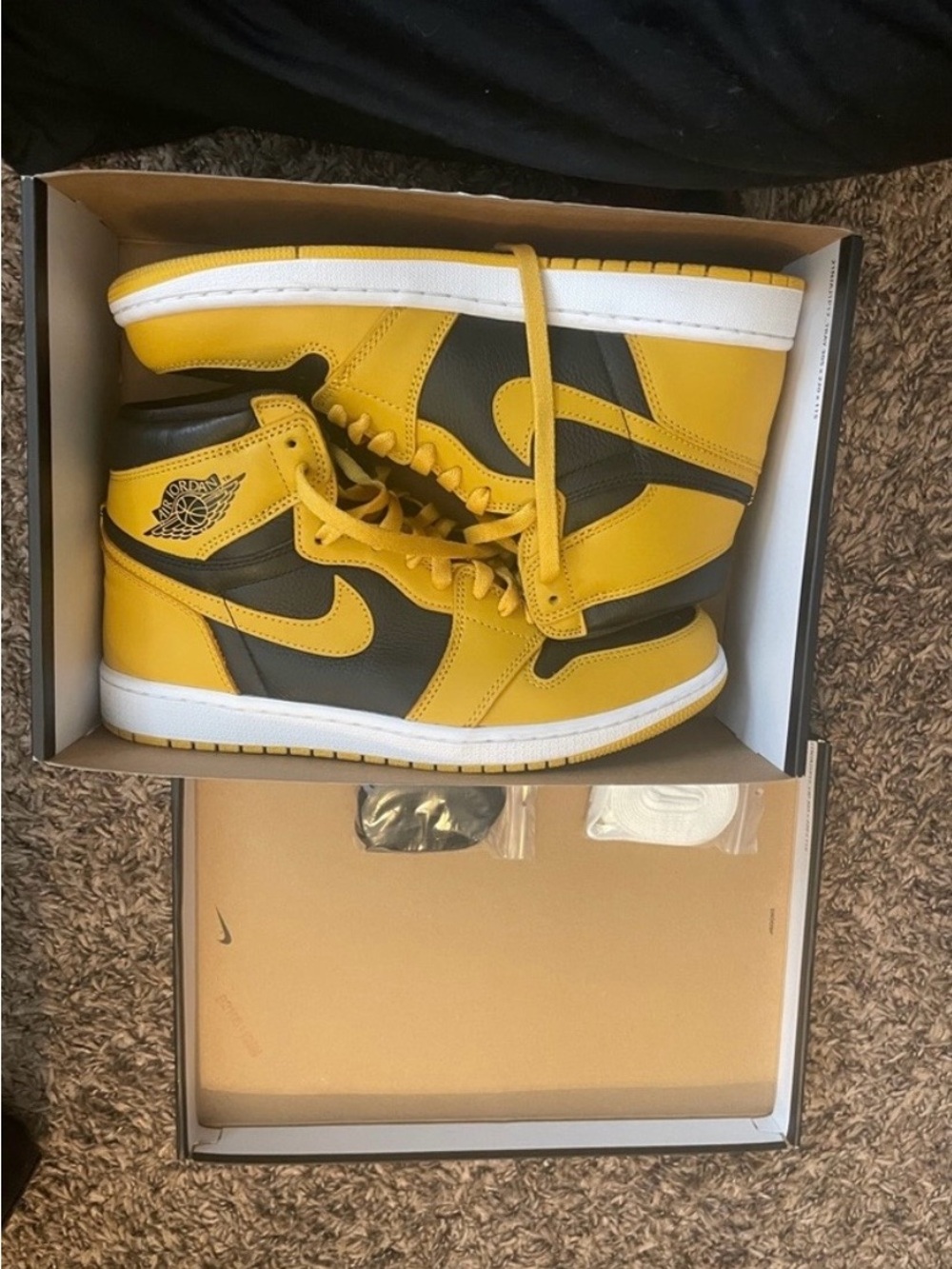 Nike Air Jordan 1 High Yellow Black Sneakers OG Retro Pollen 9.5M
